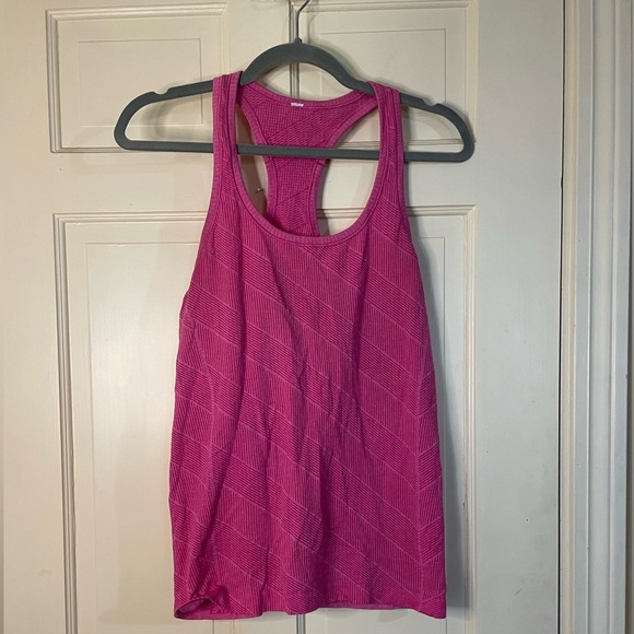 Lululemon Tank Top Womens 10 Punch Valentine Swiftly Tech Racerback Scoop Neck - Picture 7 of 7
